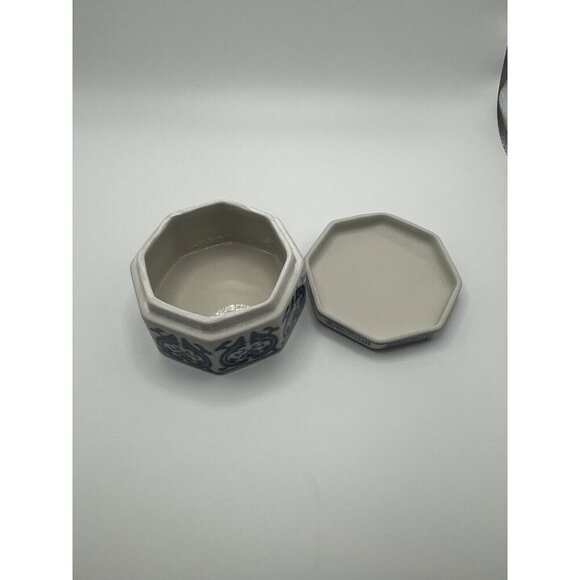 Octagon Blue Japanese Trinket Box Porcelain - Picture 5 of 6